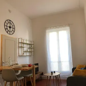 #t2 Intra-muros Apartment Avignon