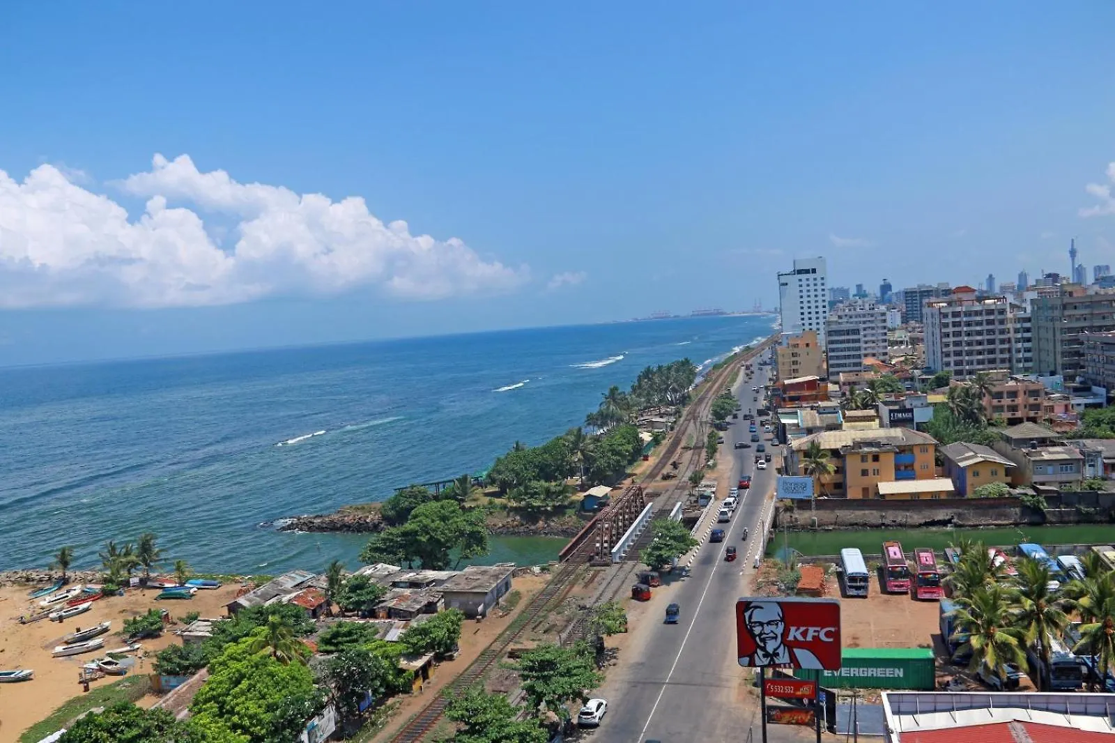 Global Towers Hotel & Apartments Colombo