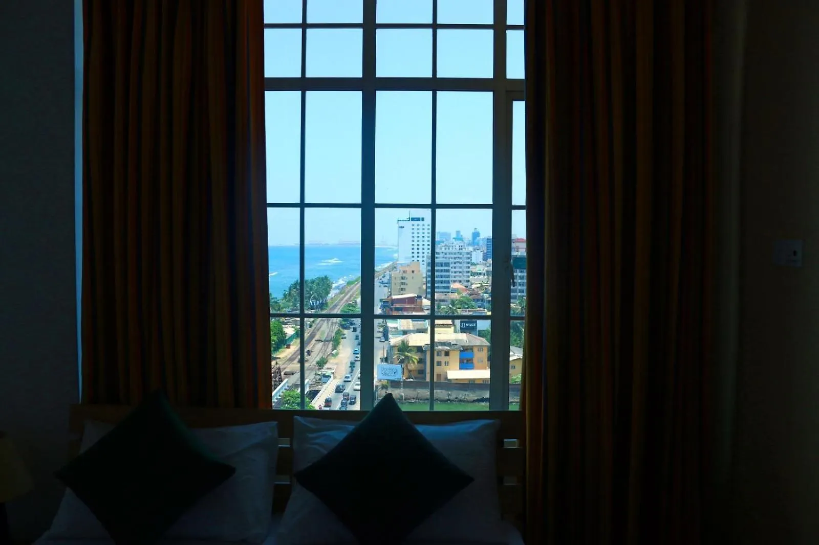 Global Towers Hotel & Apartments Colombo