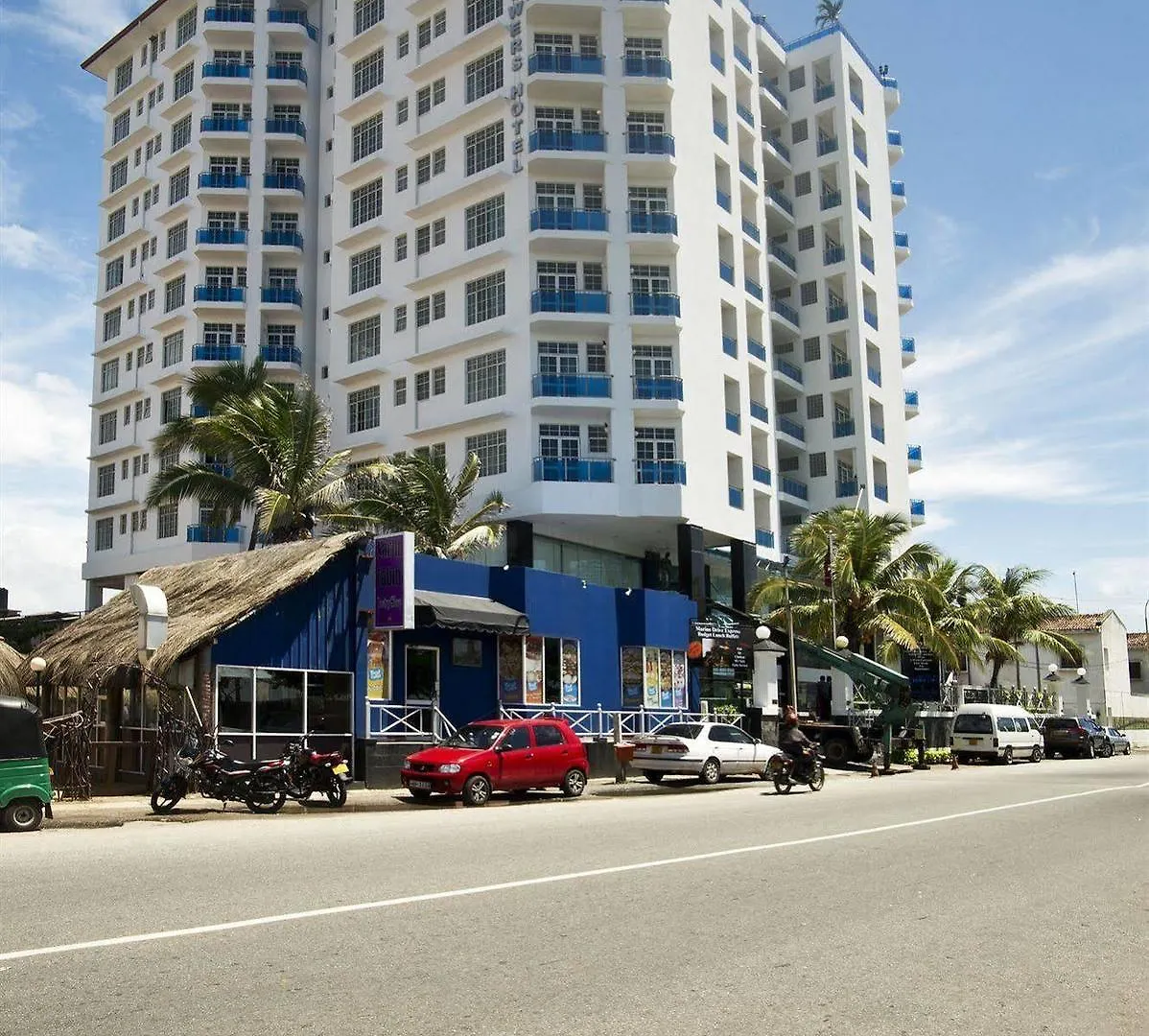 Global Towers Hotel & Apartments Colombo 4*,