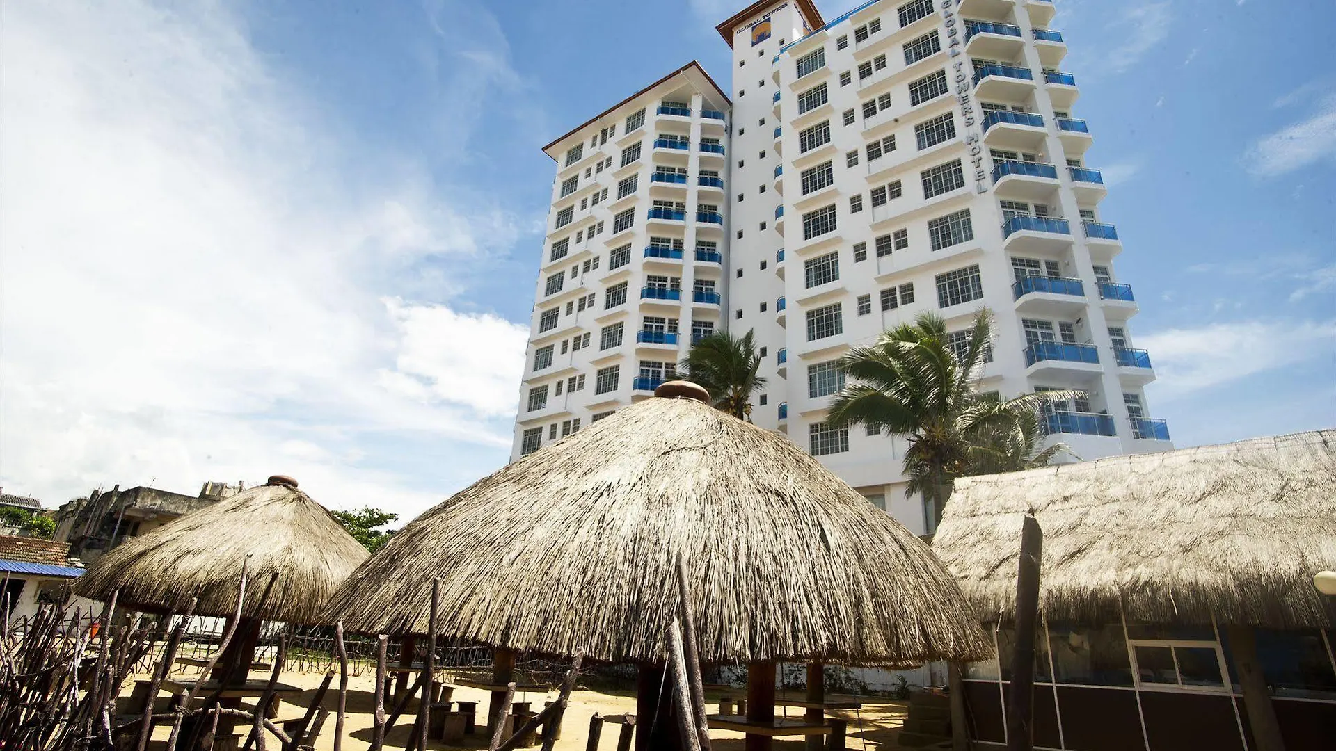 Global Towers Hotel & Apartments Colombo 4*,