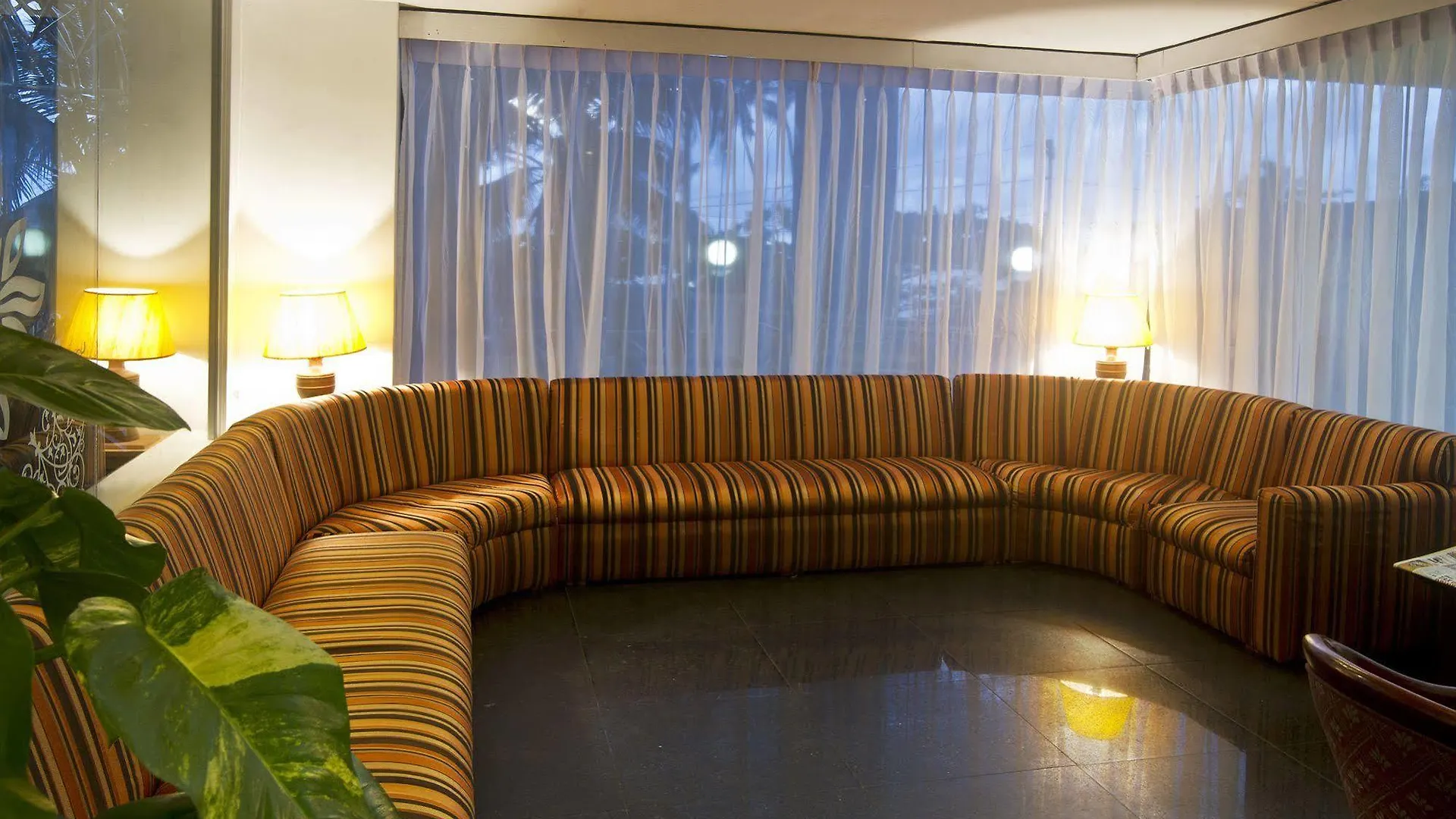 Global Towers Hotel & Apartments Colombo