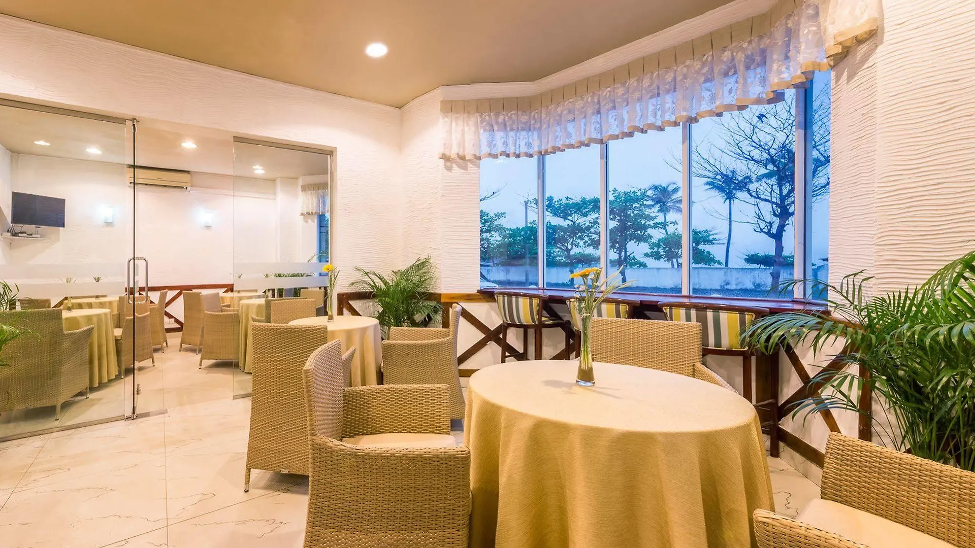 Global Towers Hotel & Apartments Colombo