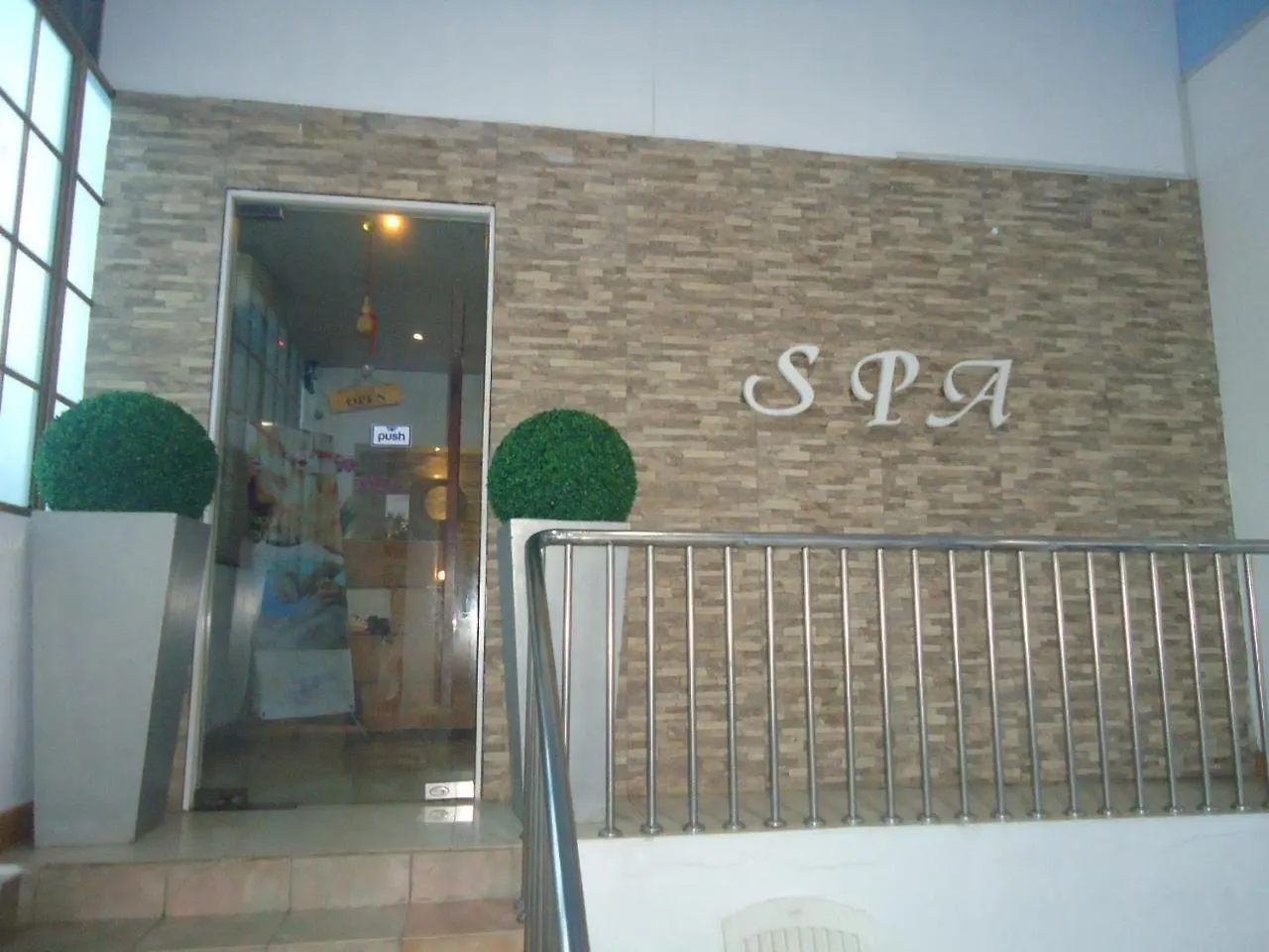Global Towers Hotel & Apartments Colombo 4*,  Sri Lanka